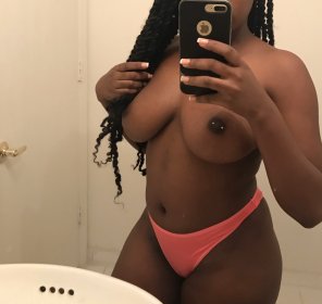 amateur pic Titty Tuesday ðŸ¥°ðŸ˜˜