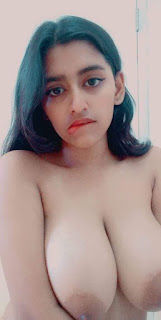 amateur photo Indian Girl With Heavy Knockers0044