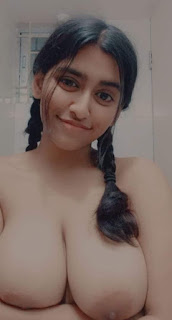 amateur photo Indian Girl With Heavy Knockers0030