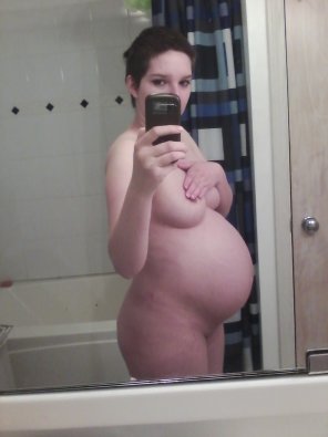 Big boobs, big bump, big butt!