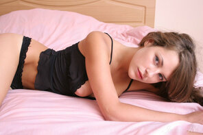 amateur pic Stunning_Bliss-in-Bed_Elle-Y_medium_0061