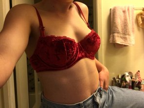 lil velvet bra eye candy