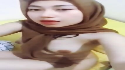 Pap Ukhti Jilbab Coklat Nenen Mungil Tasya Namanya Doi