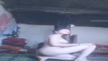 Beautiful Kashmiri Bhabhi Full Nude Video