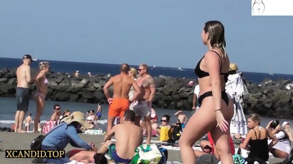 Beach Candid Hot Girl In Thong