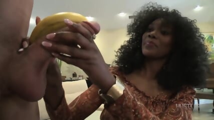 Socando A Banana