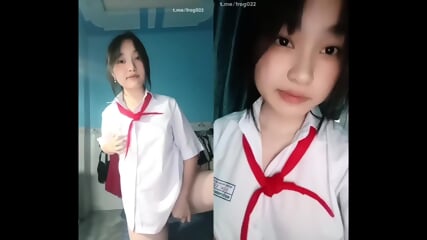 Vietnamese Teen Cute Show Her Pussy