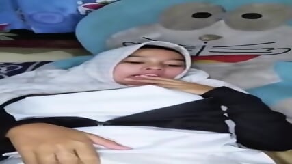 Istri Jilbab Minta Kontol Lain,aini 1