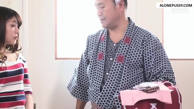 La cachonda Yui Hatano hace garganta profunda en una enorme capucha mientras es preñada – ¡la mejor japonesa