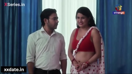 Desi Ladaki Ne Padai Karane Ke Bahane Apane Yaar Ke Sath Kiya Sex