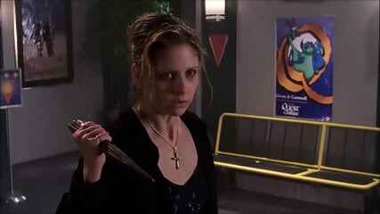 Sarah Michelle Gellar BALLBUSTING Blonde Balls Kicking Hard - Sarah Michaels