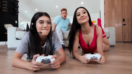 Eliza Ibarra Fucking Gamer Roomie