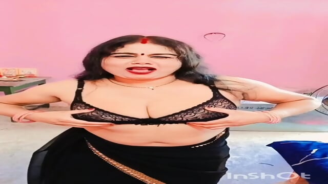 Hot milf aunty@rinkidevi4851