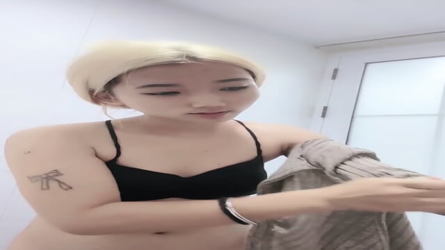 【淼淼】校花下海了，天价收费房，18岁的小嫩穴塞满了_4