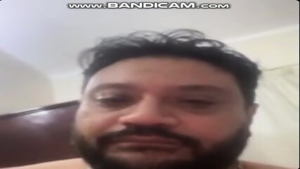 فضيحة محمد رجب المنصوري من مصر بيسوي العادة السرية وحركات شادة أمام الكام