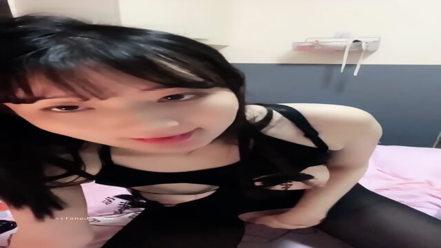 【勇敢妞妞】人间绝色G奶大长腿制服诱惑道具自慰_1