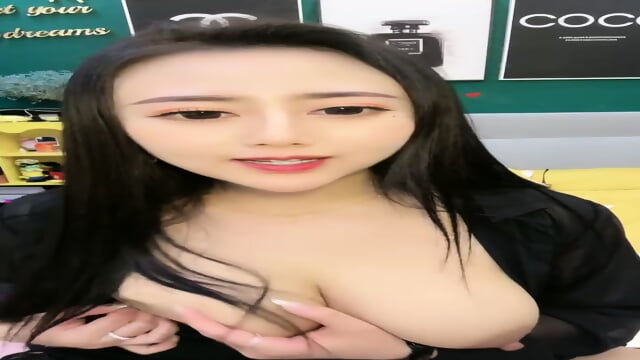 G奶肥逼妹子道具自慰秀