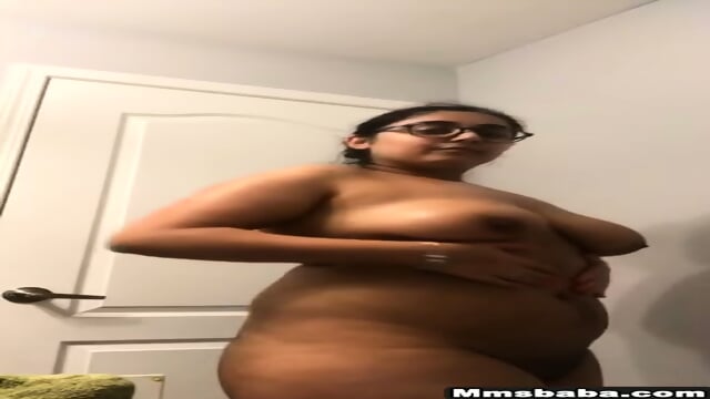 Sexy Punjabi Girl Shows Nude Body