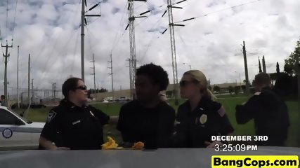 Cops Maggie And Joslyn Suck Throbbing Black Dong