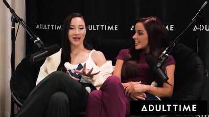 ADULT TIME – Lesbian Babes Melissa Stratton & Vanna Bardot Slutty Pussy Licking & Scissoring! PODCAST