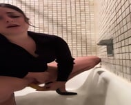 Masturbate In The Tube