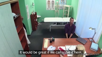 La Enfermera Ayuda Al Paciente A Dar mix-motors.ruperma