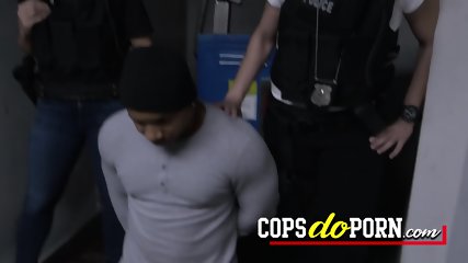 Field Chase Gets This Dirty Suspect Totally Fucked After Cops Catch Him