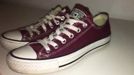 My Sister S Shoes: Maroon Converse Low - 4K