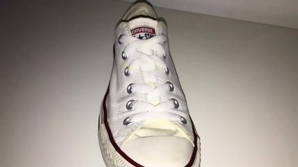 My Sisters Shoes: White Converse Low