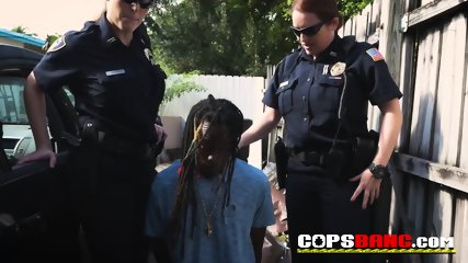 Rasta Dude Got His Huge Cock Sucked By A Police Officer After Getting Arrested. Check The Full Video