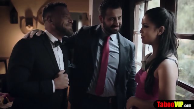 Rowdy guy taunt and humiliate teen during public fucking