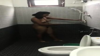 Srilankan Girl Friend Bath Shown By Bf With Voice