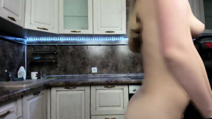 Naked Skinny Babe Sexy Dance In The Kitchen