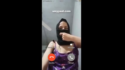 Arab Sexy Girl With Her BoyFriend