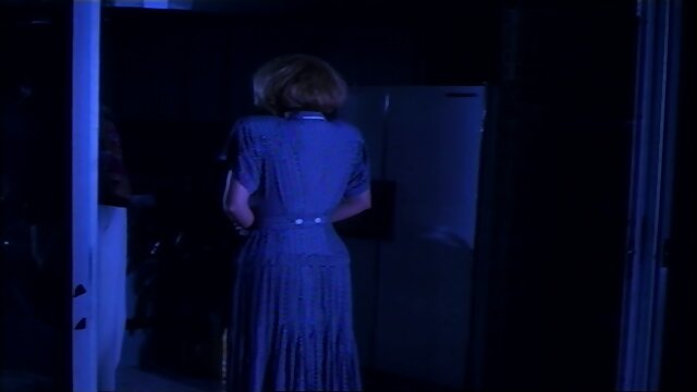 Robin Trapp Nude – South Beach (1993)