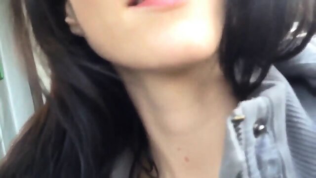 Une petite pipe dans le bus, c’est trop bon