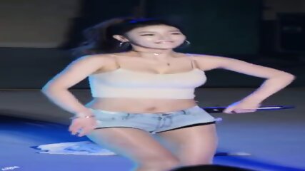 Sexy Korean Hyeri Dance