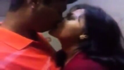 Deshi Bhabi Suraiya Hot Kissing & Boobs Pressing