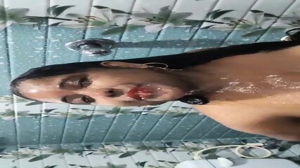 Sexy Bengali Boudi Bathing Nude Video