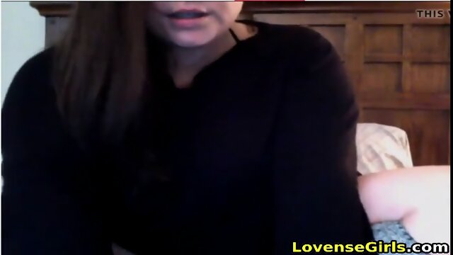 Playing with my huge ass for you to enjoy live on webcam