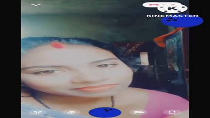 Insatisfecha-bengalí-boudi-mostrando-las-tetas-en-videollamada A Su Amante