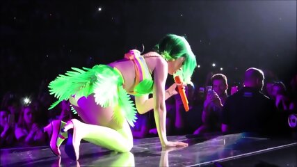 Katy Perry 🍑 By DJ On 10-12-21
