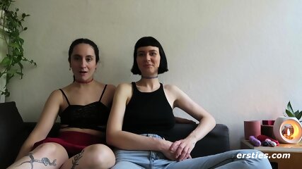 Ersties - Berliner Fashion Girls Beim Intimen Queer-Rendezvous