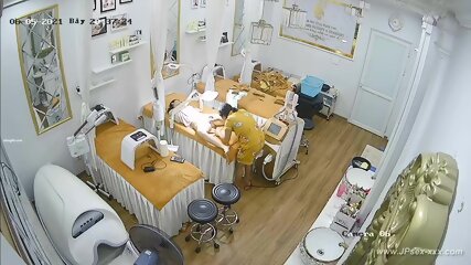 Chinese Cosmetic Salon.2