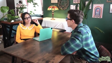 Stepsibs Parker And Jade Compete On Who Makes The Other One Cum First