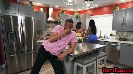 Black Stepdaughter Pussydrilled In 3some By BBC Stepdaddy