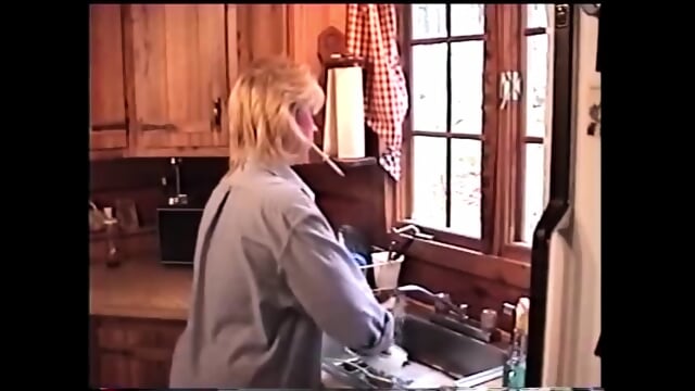 Smoking fetish – Cheryl – Dangling around the house